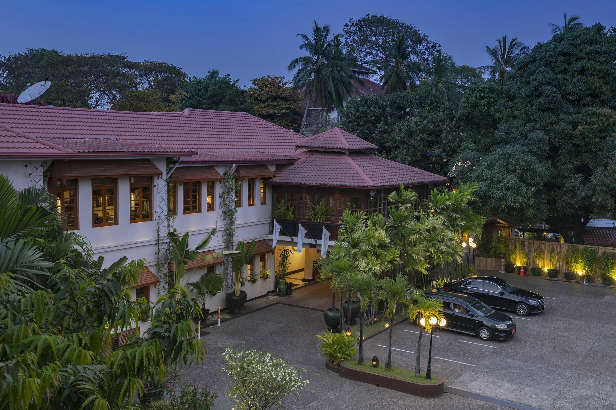 Savoy Hotel Yangon Bagian luar foto